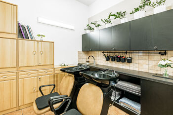 Prodej obchodních prostor 64 m², Praha 8 - Libeň