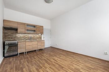 Pronájem bytu 2+kk v osobním vlastnictví 48 m², Praha 4 - Nusle