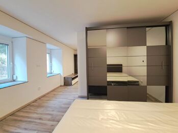 Pronájem bytu 1+kk v osobním vlastnictví 53 m², Znojmo