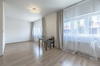 Ateliér 2 - Pronájem bytu 1+kk v osobním vlastnictví 34 m², Praha 4 - Modřany