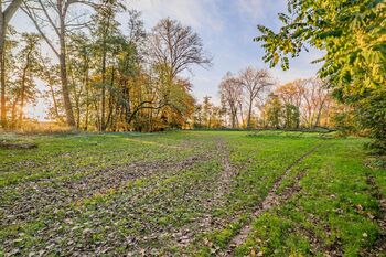 Prodej pozemku 5000 m², Praha 10 - Benice