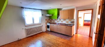 zrekonstruované podkroví 3+1 - Prodej apartmánu 354 m², Slavonice