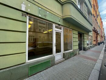 Prodej obchodních prostor 51 m², Děčín