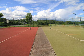 Sportovní hřiště - Prodej pozemku 1982 m², Hájek