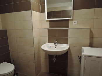 Prodej bytu 1+kk v osobním vlastnictví 36 m², Hostivice