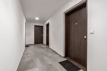 Pronájem bytu 1+kk v osobním vlastnictví 35 m², Praha 4 - Chodov