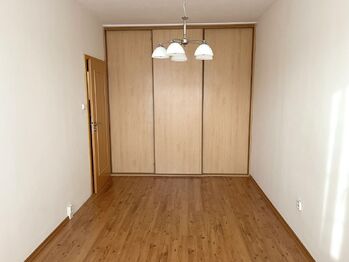 Pronájem bytu 3+1 v družstevním vlastnictví 74 m², Čkyně