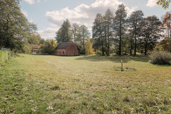 Pozemek s rozestavěnou budovou k prodeji - Prodej pozemku 3735 m², Rudoltice