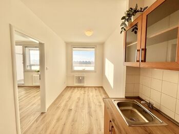 Pronájem bytu 1+1 v osobním vlastnictví 43 m², Praha 8 - Bohnice