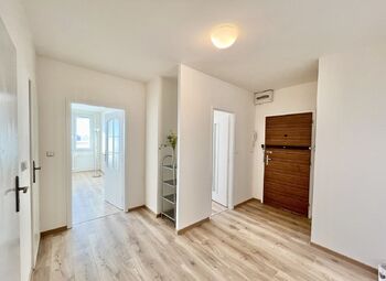 Pronájem bytu 1+1 v osobním vlastnictví 43 m², Praha 8 - Bohnice