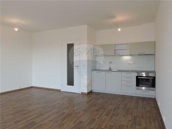 Pronájem bytu 2+kk v osobním vlastnictví 61 m², Hostivice