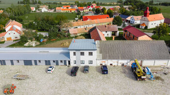 Pronájem obchodních prostor 160 m², Račice