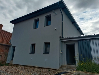 Pronájem obchodních prostor 160 m², Račice
