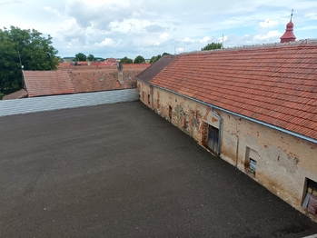 Pronájem obchodních prostor 160 m², Račice