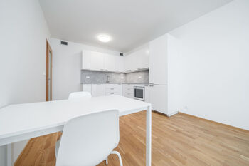 Pronájem bytu 2+kk v osobním vlastnictví 60 m², Praha 9 - Vysočany