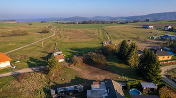 Prodej pozemku 1674 m², Malá Hraštice