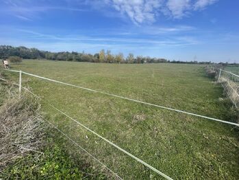 Prodej pozemku 1870 m², Ořech