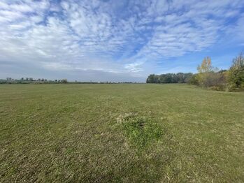 Prodej pozemku 1870 m², Ořech