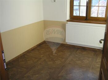 Pronájem kancelářských prostor 503 m², Pyšely