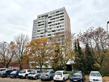 Prodej bytu 1+kk v osobním vlastnictví 27 m², Praha 8 - Kobylisy