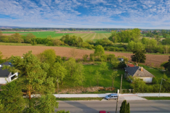 pozemek z dronu - Prodej pozemku 1009 m², Skorkov