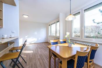 Pronájem bytu 2+kk v družstevním vlastnictví 43 m², Praha 10 - Horní Měcholupy