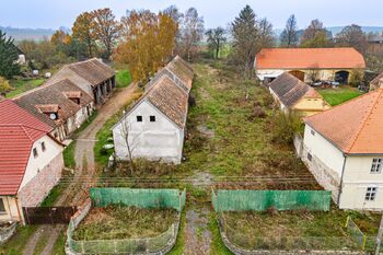 Prodej jiných prostor 900 m², Mišovice