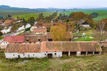 Prodej jiných prostor 900 m², Mišovice