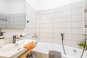 Druhá koupelna v bytové jednotce. - Prodej jiných prostor 278 m², Sezimovo Ústí