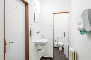 Sociální zázemí. - Prodej jiných prostor 713 m², Nová Včelnice