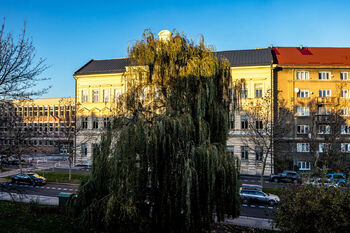 Základní škola za domem - Prodej bytu 3+kk v družstevním vlastnictví 72 m², Chomutov