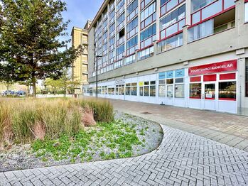 Prodej obchodních prostor 288 m², Kladno