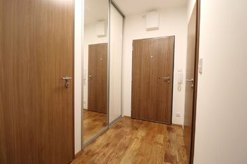 Pronájem bytu 2+kk v osobním vlastnictví 59 m², Praha 10 - Dolní Měcholupy