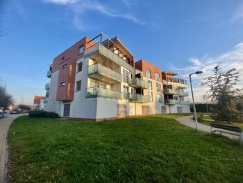 Pronájem bytu 2+kk v osobním vlastnictví 57 m², Hradec Králové