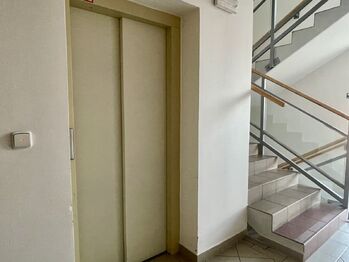 Pronájem bytu 2+kk v osobním vlastnictví 57 m², Hradec Králové