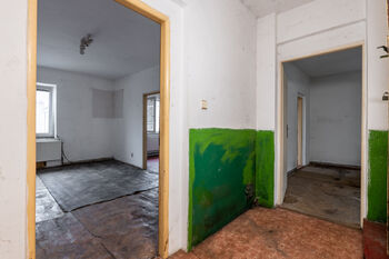 Prodej domu 298 m², Zabrušany