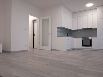 Pronájem bytu 1+kk v osobním vlastnictví 38 m², Praha 4 - Modřany