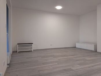 Pronájem bytu 1+kk v osobním vlastnictví 38 m², Praha 4 - Modřany