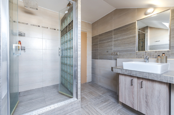 Prodej domu 550 m², Praha 9 - Hloubětín