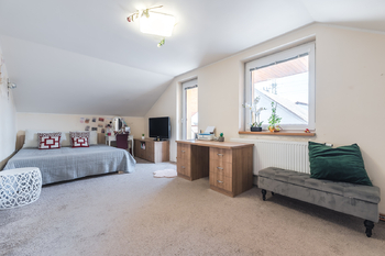 Prodej domu 550 m², Praha 9 - Hloubětín