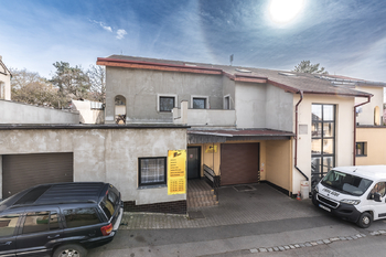 Prodej domu 550 m², Praha 9 - Hloubětín