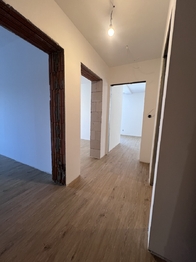 Chodba v bytě - Prodej bytu 3+kk v osobním vlastnictví 71 m², Jablonec nad Nisou