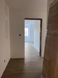 Pohled z chodby - Prodej bytu 3+kk v osobním vlastnictví 71 m², Jablonec nad Nisou
