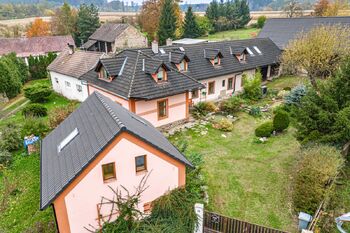 celkový pohled na celý objekt - Prodej domu 190 m², Podmoky