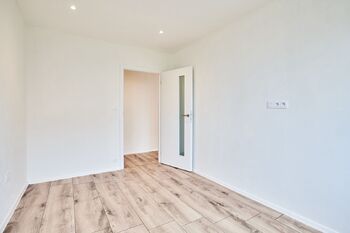 Pronájem bytu 2+kk v družstevním vlastnictví 43 m², Praha 10 - Horní Měcholupy