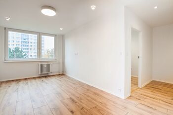 Pronájem bytu 2+kk v družstevním vlastnictví 43 m², Praha 10 - Horní Měcholupy