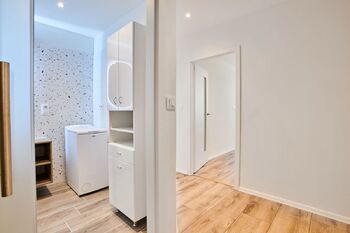 Pronájem bytu 2+kk v družstevním vlastnictví 43 m², Praha 10 - Horní Měcholupy