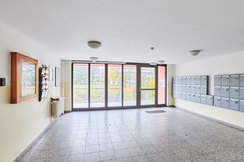 Pronájem bytu 2+kk v družstevním vlastnictví 43 m², Praha 10 - Horní Měcholupy