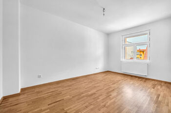 Prodej bytu 2+1 v osobním vlastnictví 55 m², Praha 5 - Smíchov