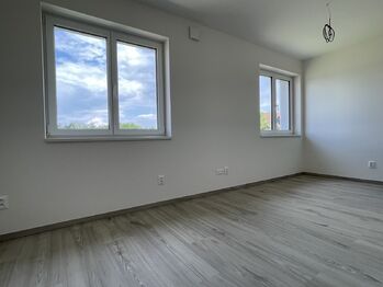 ilustrační fotografie z prodané II. etapy výstavby - Prodej domu 168 m², Buštěhrad